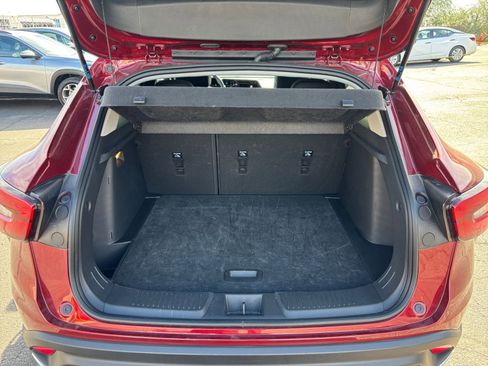 Used 2025 Chevrolet Trax LT image 49