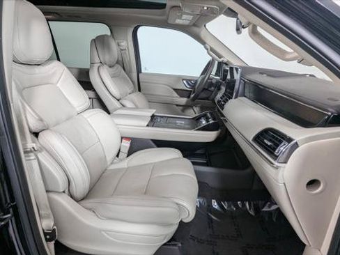 Used 2018 Lincoln Navigator Reserve w/ Technology Package AWD/4WD image 27