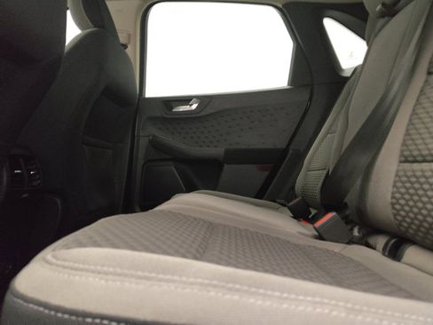 Used 2020 Ford Escape SE FWD image 18