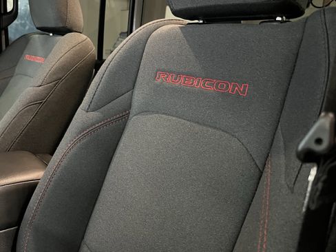 Certified 2025 Jeep Wrangler Unlimited Rubicon AWD/4WD image 17