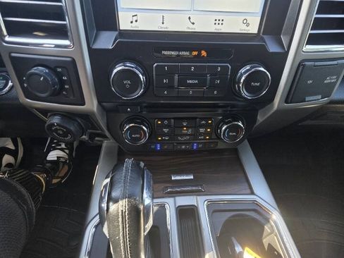 Used 2016 Ford F150 Lariat w/ Equipment Group 501A Mid AWD/4WD image 20