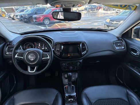 Used 2021 Jeep Compass Latitude image 12