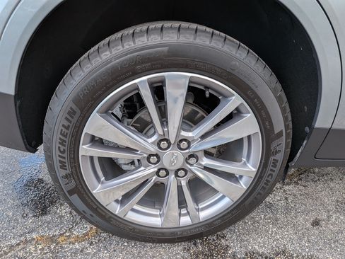 Used 2025 Cadillac XT5 Premium Luxury w/ Technology Package FWD image 12