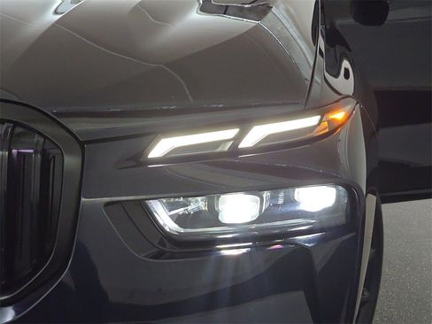 Used 2024 BMW X7 xDrive40i w/ Executive Package image 34
