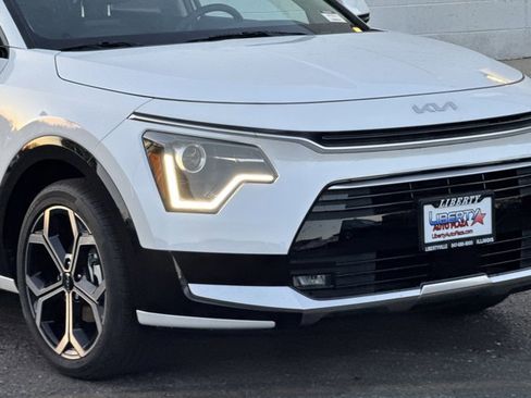 New 2025 Kia Niro EX Touring image 3