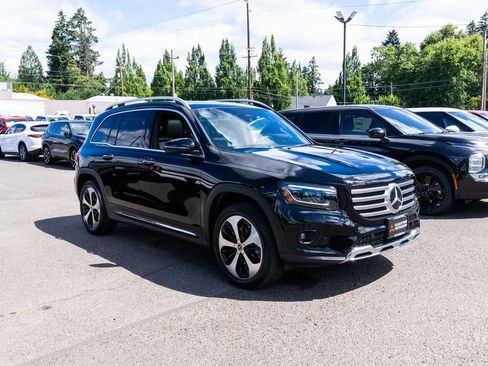 Used 2025 Mercedes-Benz GLB 250 4MATIC image 27