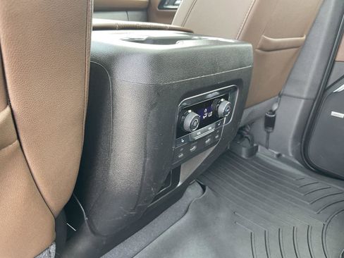 Used 2025 Chevrolet Tahoe High Country image 28