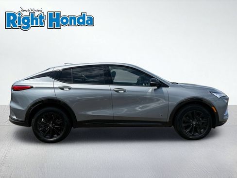 Used 2025 Buick Envista Sport Touring w/ Convenience I Package FWD image 9