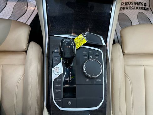 Used 2019 BMW 330i xDrive Sedan w/ Driving Assistance Package image 28