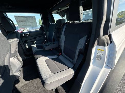 New 2025 Ford Bronco 4-Door image 21