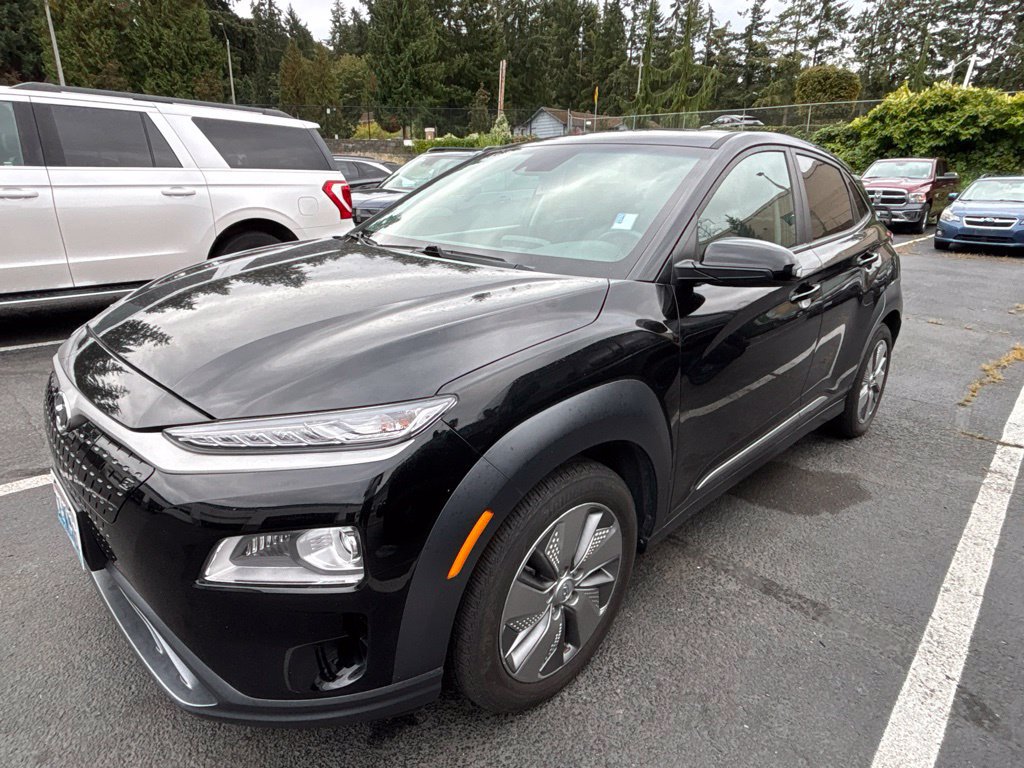 Certified 2021 Hyundai Kona Limited w/ Cargo Package FWD image 1