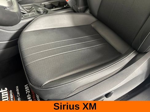 Used 2023 Volkswagen Tiguan SE w/ Panoramic Sunroof Package AWD/4WD image 11
