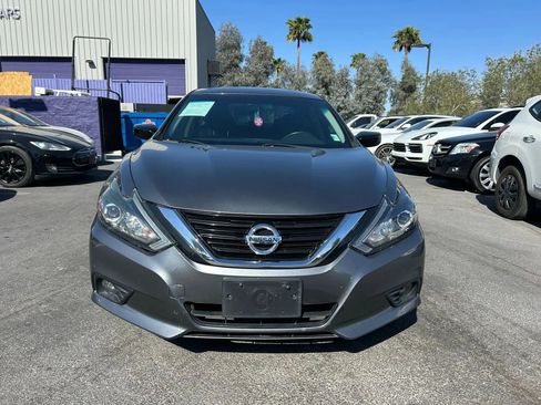 Used 2018 Nissan Altima 2.5 SR image 2