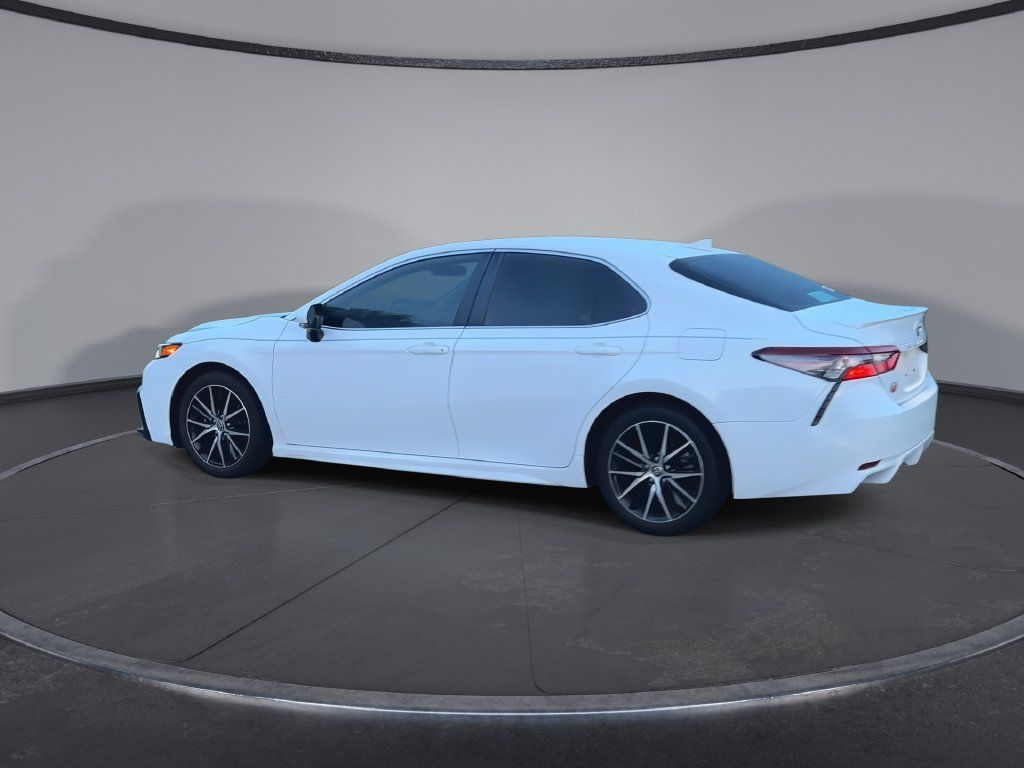 Used 2024 Toyota Camry SE FWD image 6