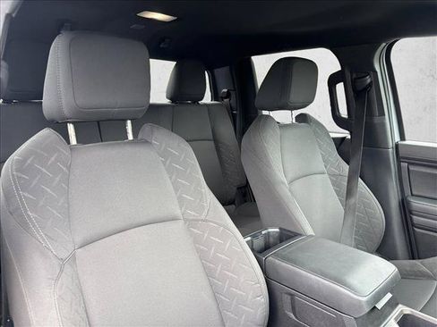 Certified 2025 Toyota Tacoma SR5 AWD/4WD image 28