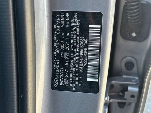 Used 2024 Hyundai Elantra SEL FWD image 31