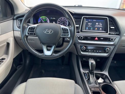 Used 2018 Hyundai Sonata SE image 12