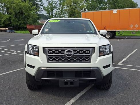 Used 2022 Nissan Frontier SV w/ Technology Package AWD/4WD image 2