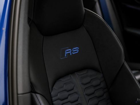 Used 2025 Audi RS 6 performance image 48
