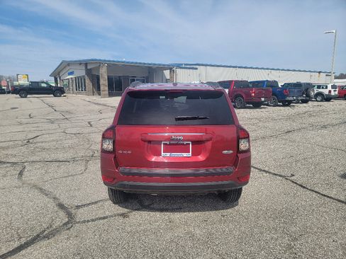 Used 2016 Jeep Compass Latitude image 7