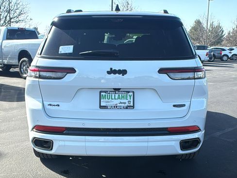 New 2025 Jeep Grand Cherokee L Summit image 4