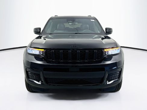 Used 2023 Jeep Grand Cherokee L Laredo RWD image 2