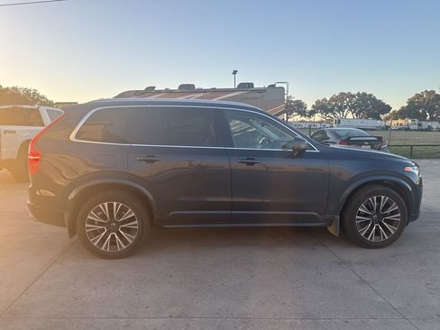 Used 2021 Volvo XC90 T6 Momentum w/ Protection Package Premier image 18