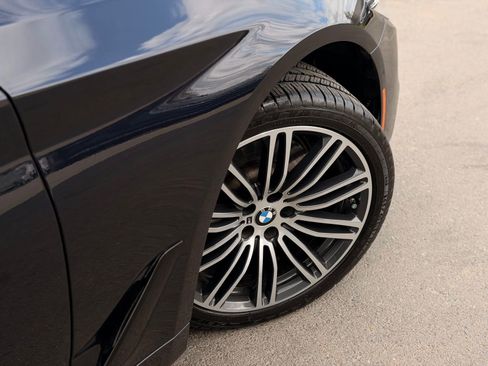 Used 2019 BMW 540i w/ M Sport Package image 8