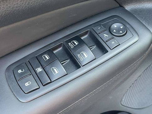 Used 2019 Jeep Grand Cherokee High Altitude AWD/4WD image 17