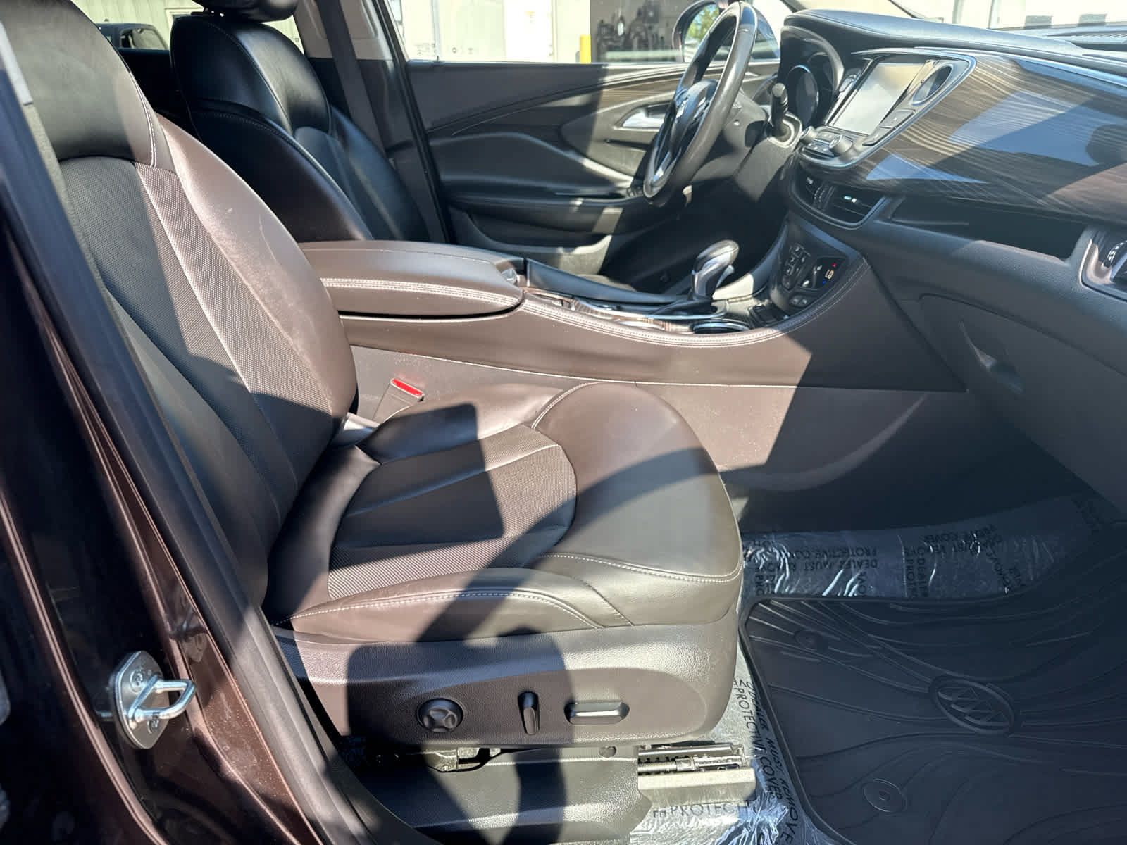 Used 2020 Buick Envision Essence FWD image 12