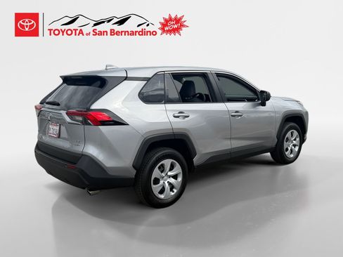 Certified 2024 Toyota RAV4 LE AWD/4WD image 5