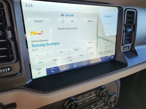 Used 2023 Ford Bronco Wildtrak image 17