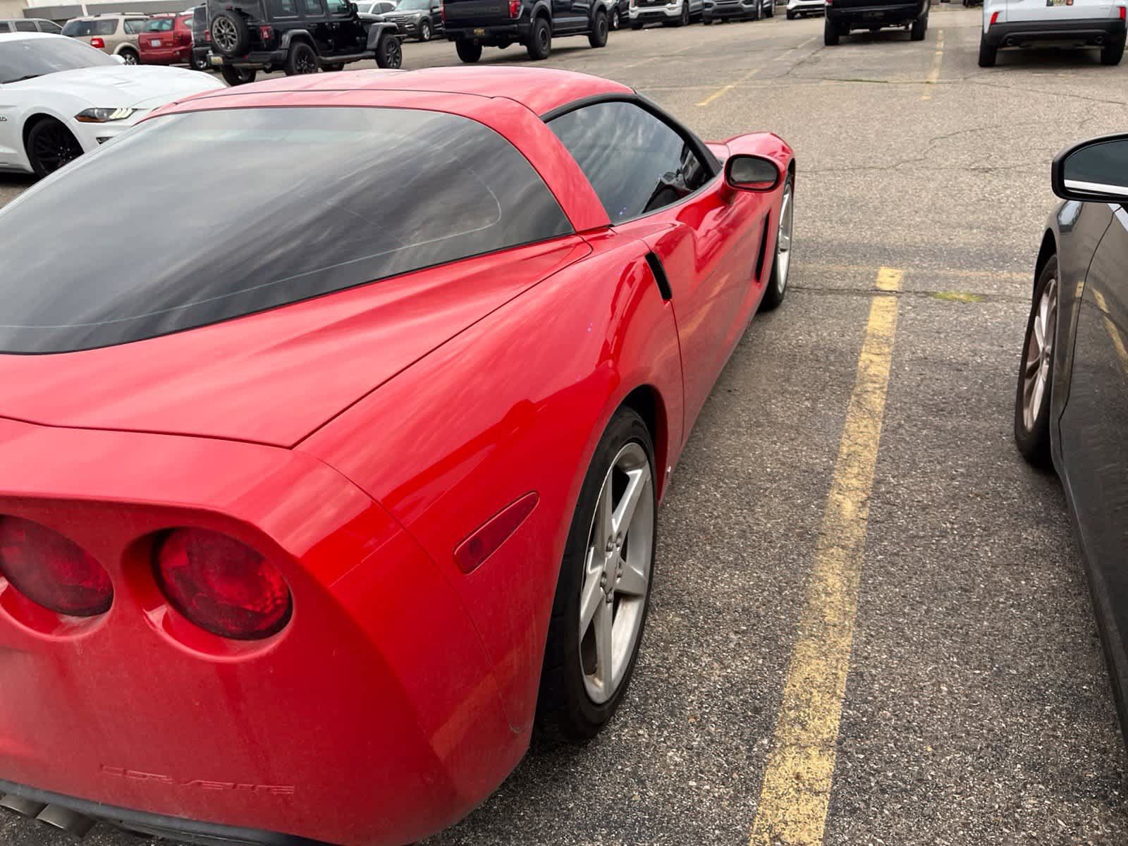 Used 2006 Chevrolet Corvette Coupe w/ Preferred Equipment Group RWD image 17