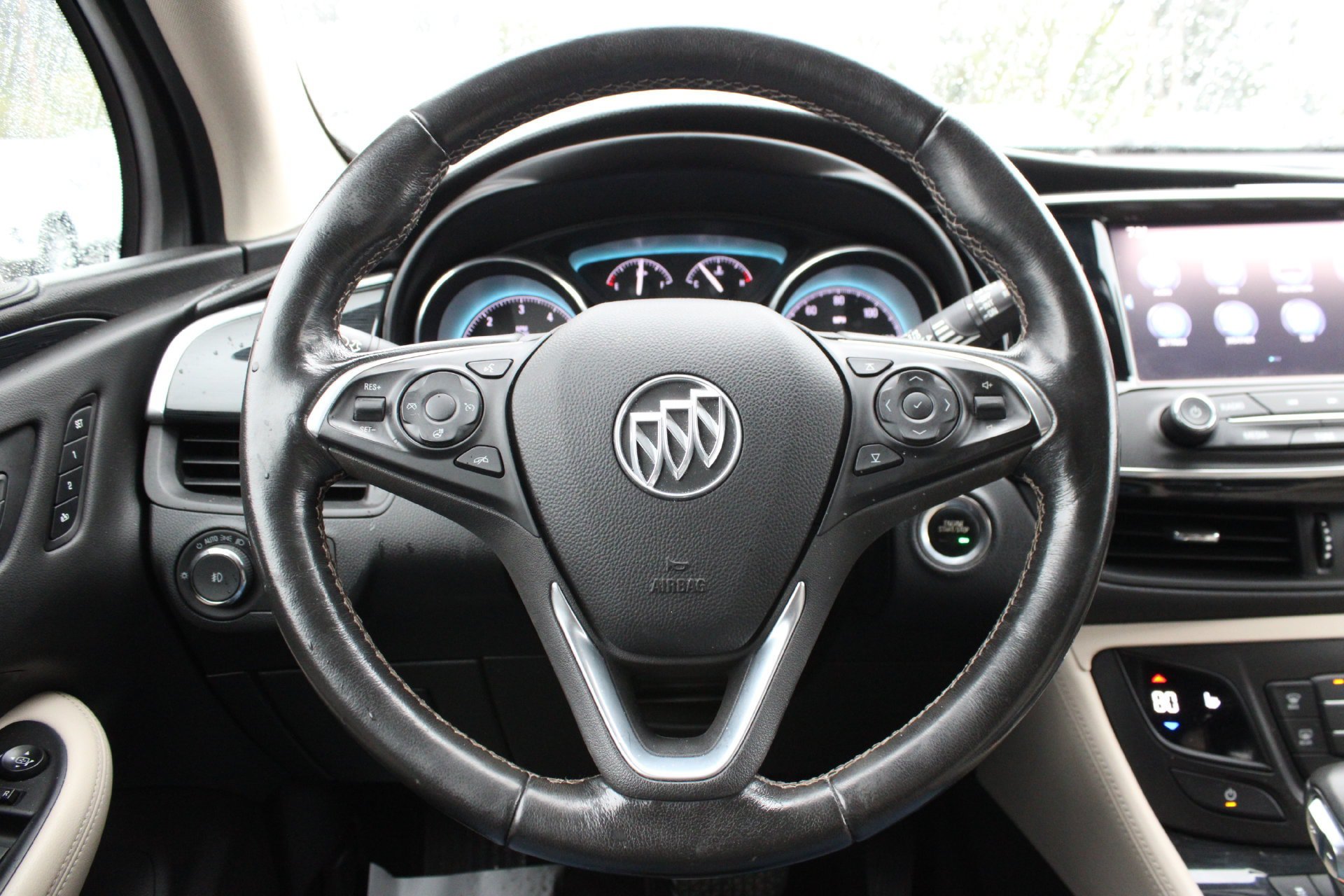 Used 2018 Buick Envision Essence FWD image 27
