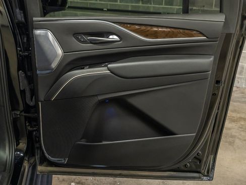 Used 2023 Cadillac Escalade ESV Sport Platinum w/ LPO, ONYX Package AWD/4WD image 59