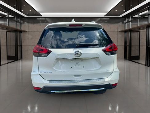 Used 2017 Nissan Rogue SL w/ SL Premium Package FWD image 6
