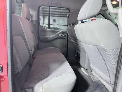 Used 2017 Nissan Frontier SV w/ SV Value Truck Package RWD image 17