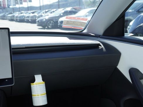 Used 2025 Tesla Model 3 Long Range image 18