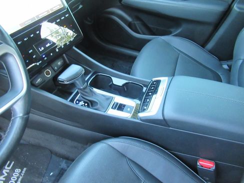 Used 2022 Hyundai Santa Cruz Limited AWD/4WD image 16