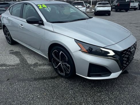 Used 2024 Nissan Altima 2.5 SR image 7