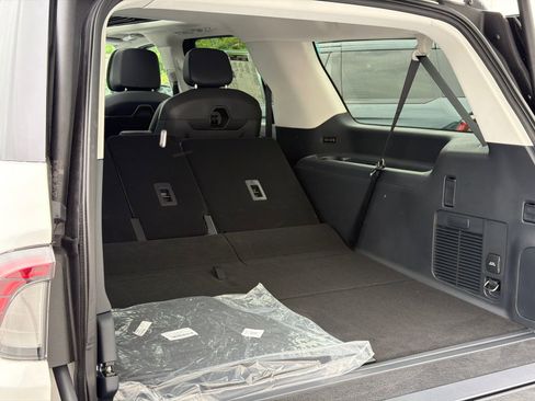 New 2026 Lincoln Navigator L Reserve AWD/4WD image 8