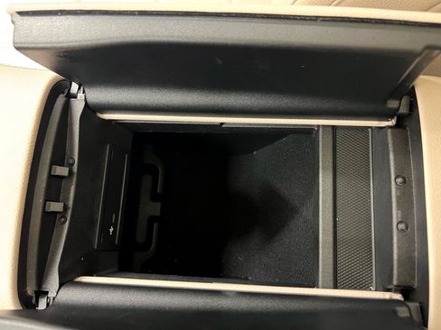 Used 2022 Mercedes-Benz GLE 350 4MATIC w/ AMG Line Exterior image 25