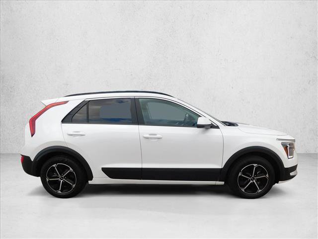 Used 2025 Kia Niro LX FWD image 7
