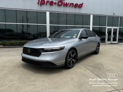 Used 2023 Honda Accord Sport image 1