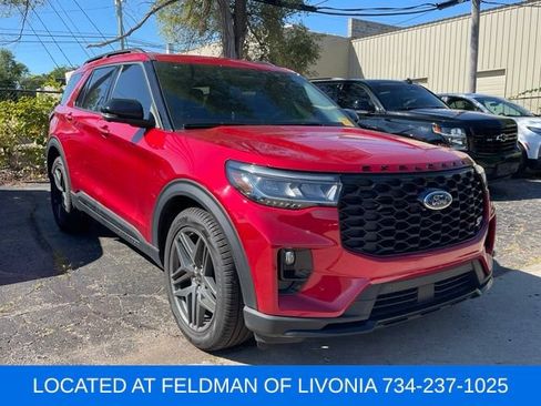 Used 2025 Ford Explorer ST AWD/4WD image 4