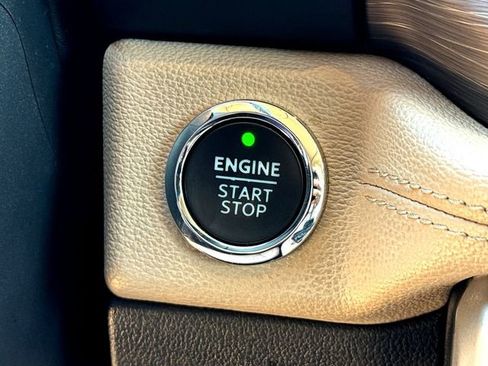 Certified 2023 Ford Expedition Limited image 17