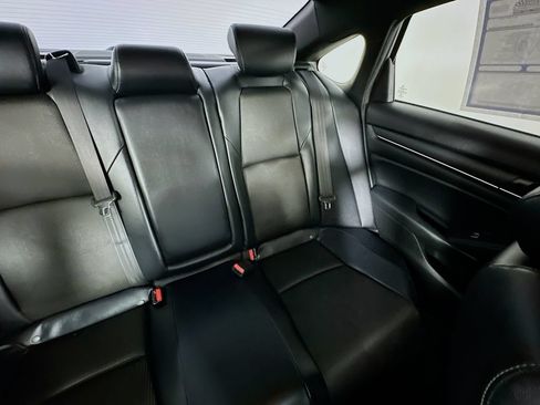 Used 2018 Honda Accord Sport image 14
