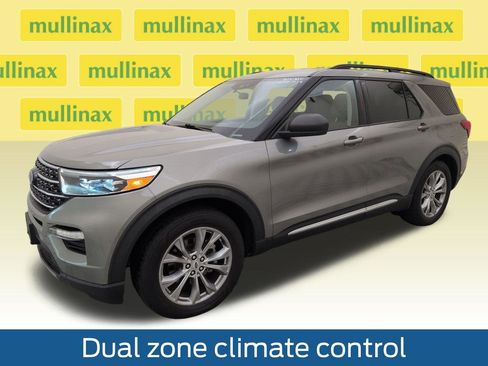 Used 2020 Ford Explorer XLT w/ Equipment Group 202A image 11
