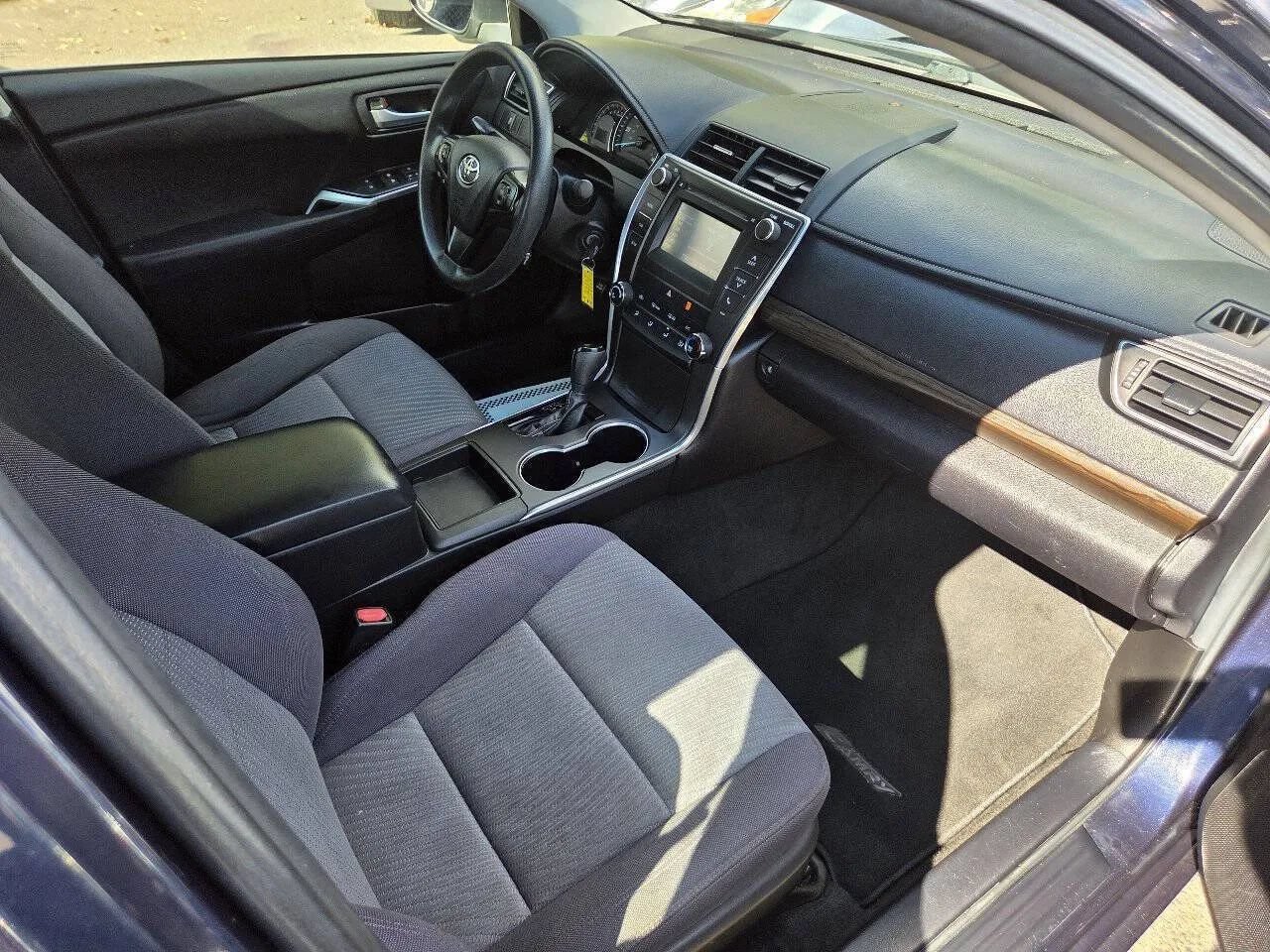 Used 2015 Toyota Camry LE FWD image 40