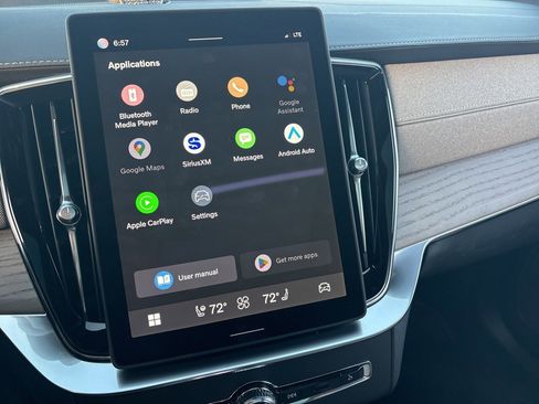 Certified 2025 Volvo XC90 T8 Ultra w/ Lounge Package image 23